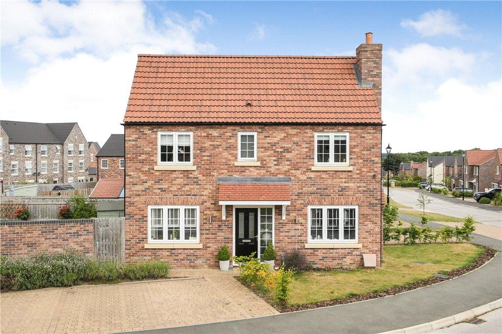 Pentagon Way, Wetherby, West Yorkshire 3 bed semidetached house £390,000