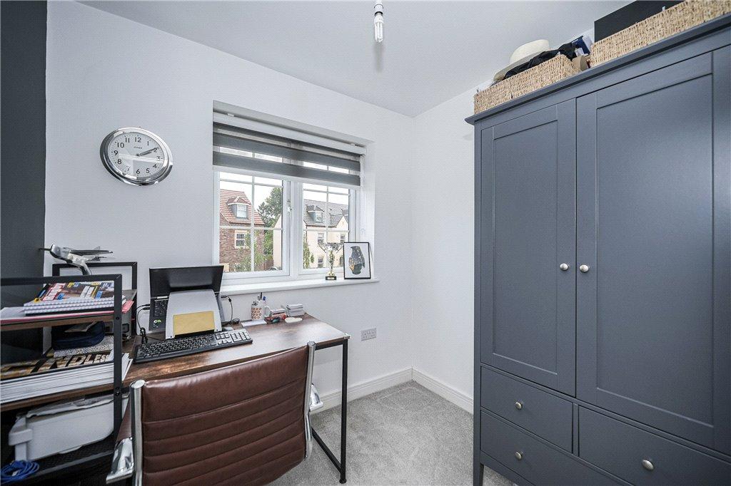 Bedroom/Office