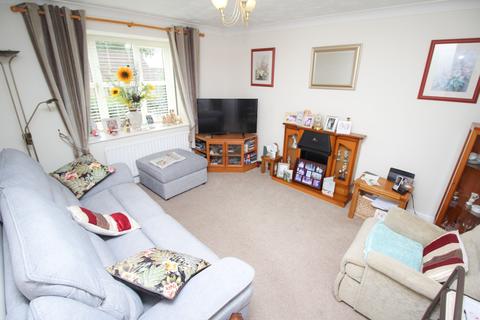 2 bedroom semi-detached bungalow for sale - Epsom Grove, Bletchley, MK3