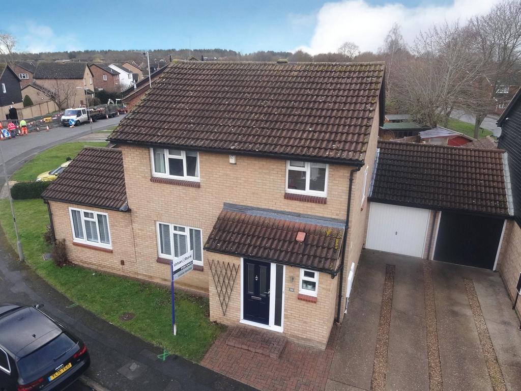 Sunridge Close, Newport Pagnell, Milton Keynes, Bucks, MK16 4 bed