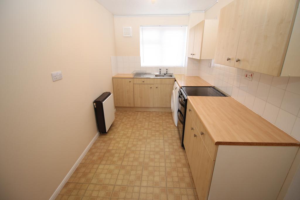 Orchard Close, Biggleswade, SG18 1 bed flat £875 pcm (£202 pw)