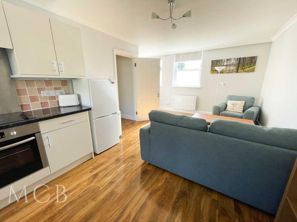 Manor House Lane, Datchet 1 bed semidetached house £1,000 pcm (£231 pw)