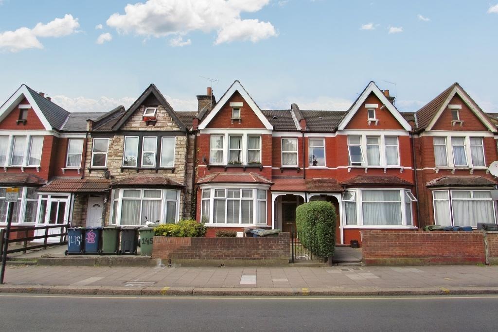 High Street, Harrow, Middlesex HA3 2 bed flat £350,000