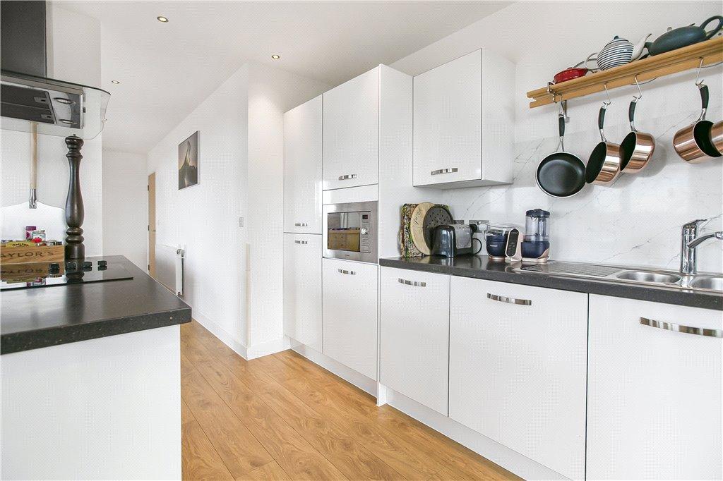 Lounge / Kitchen