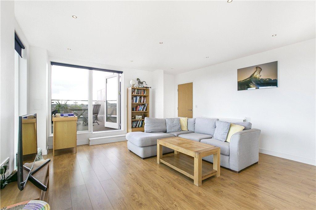 Lounge / Kitchen