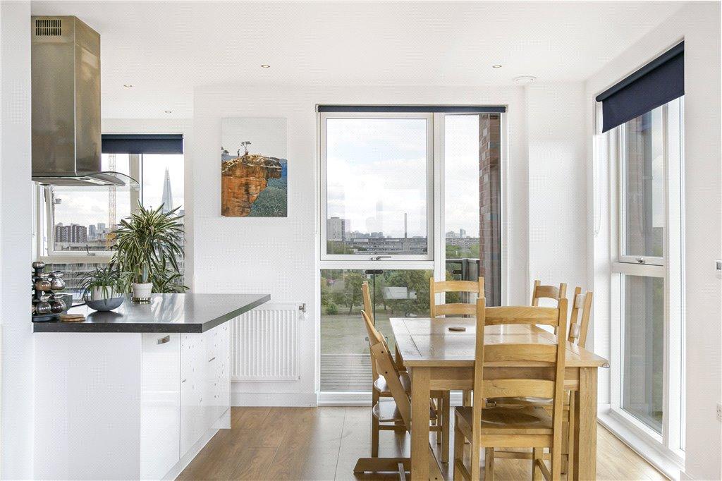 Lounge / Kitchen