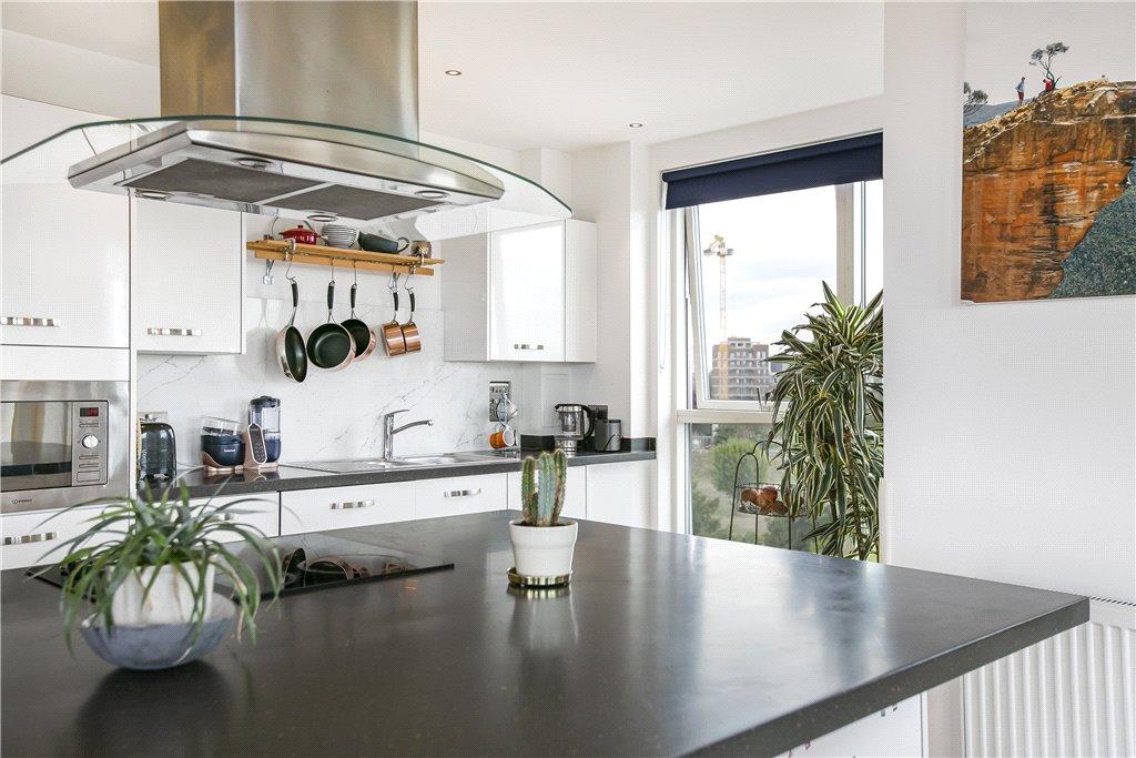 Lounge / Kitchen