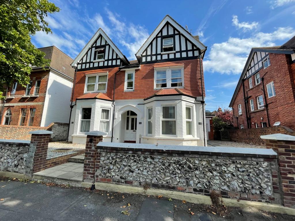 Enys Road, Eastbourne BN21 1 bed ground floor flat £154,950