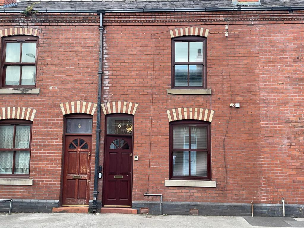 Gidlow Lane, Wigan WN6 2 bed terraced house £695 pcm (£160 pw)