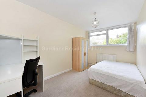 2 bedroom apartment to rent, Langham Gardens, Ealing