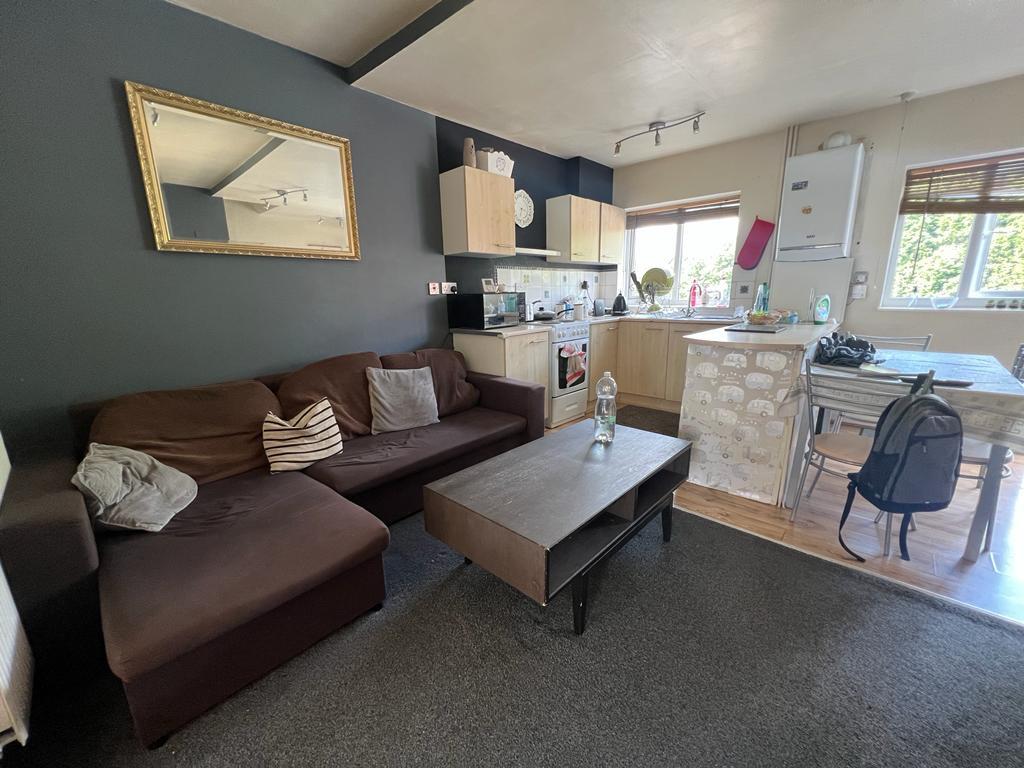 Three Shires Oak Road, Smethwick, West Midlands, B67 3 bed flat £675