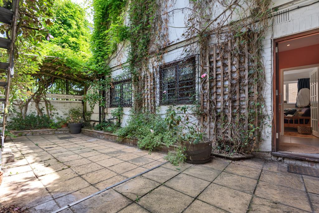 Garden/ Entrance