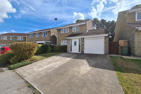 9 Laburnum Crescent, Crewkerne, TA18 7BS