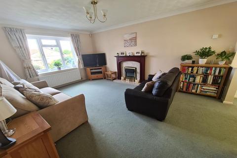 9 Laburnum Crescent, Crewkerne, TA18 7BS
