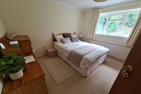 9 Laburnum Crescent, Crewkerne, TA18 7BS