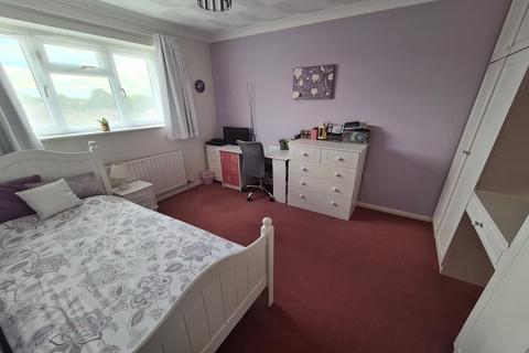 9 Laburnum Crescent, Crewkerne, TA18 7BS