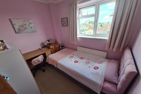 9 Laburnum Crescent, Crewkerne, TA18 7BS