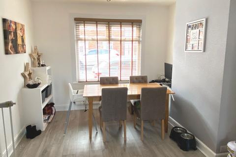 93 Abbey Road, Northampton, NN4 8EY