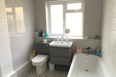 93 Abbey Road, Northampton, NN4 8EY