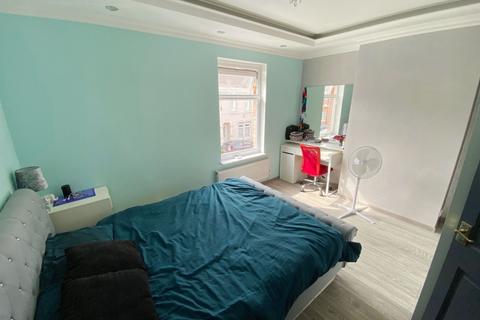 93 Abbey Road, Northampton, NN4 8EY