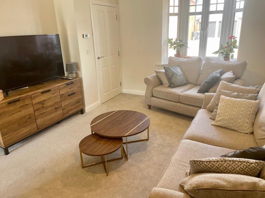 Monteyne Close, Overstone Gate, Northampton NN6 0RQ 3 bed townhouse £
