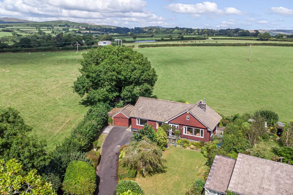 Sampford Spiney, Yelverton 3 bed bungalow for sale £350,000