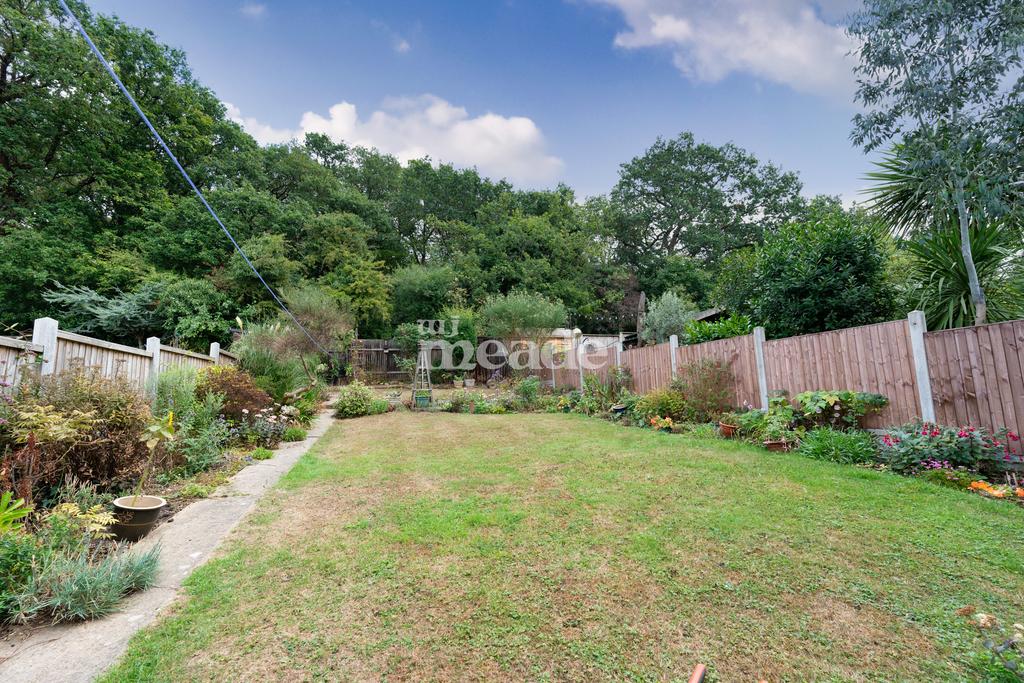 Underwood Road, Chingford, E4 3 bed semidetached house for sale £650,000