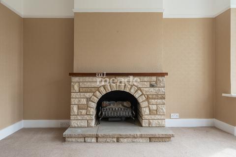 59 Kings Road, Chingford, London, E4 7HP