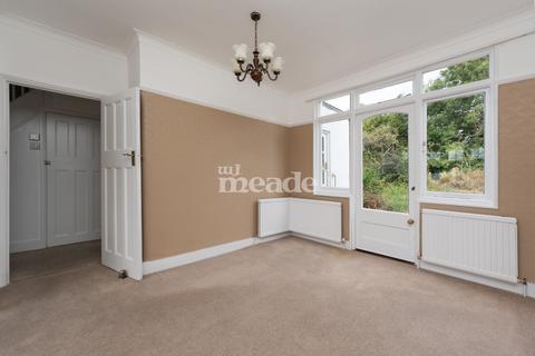 59 Kings Road, Chingford, London, E4 7HP