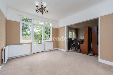 59 Kings Road, Chingford, London, E4 7HP