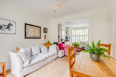 3 bedroom terraced house to rent, Buxton Road, London, SW14