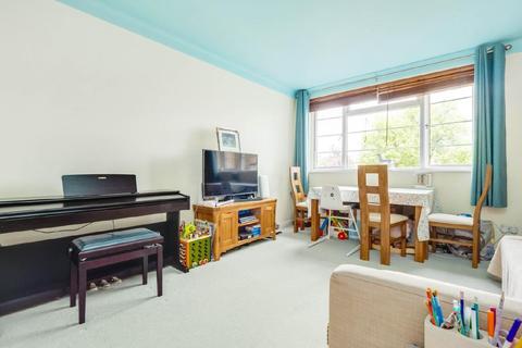 9 Durham Close, London, SW20 0QJ