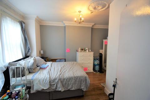 42 Hanworth Road, Feltham, TW13 5AY