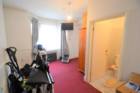 42 Hanworth Road, Feltham, TW13 5AY