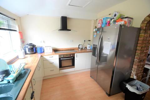 42 Hanworth Road, Feltham, TW13 5AY