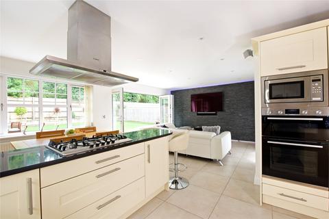 4 bedroom detached house for sale, Cedar Court, Newport Pagnell, Milton Keynes, Buckinghamshire, MK14