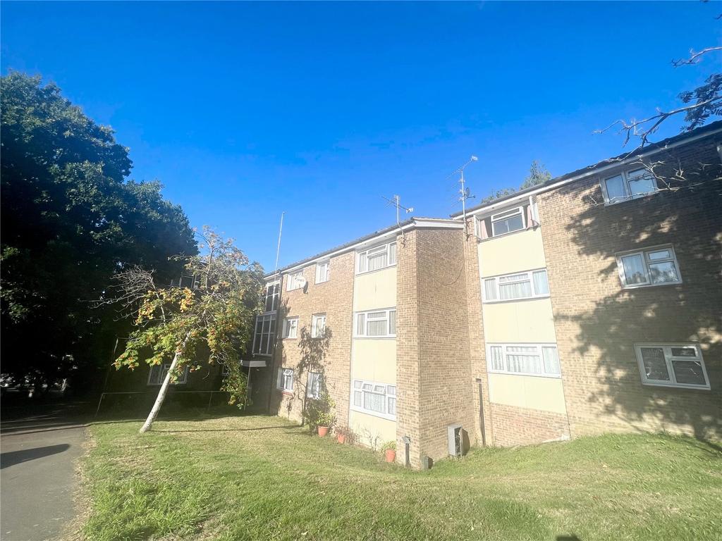 Cripps House, Henderson Road, Crawley, West Sussex, RH11 2 bed