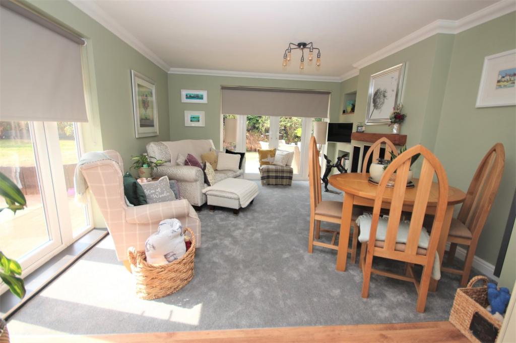 Rushall Lane, Lytchett Matravers... 4 bed bungalow £750,000