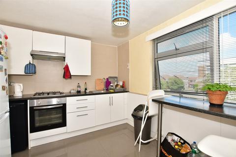 2 bedroom flat for sale - Strangers Lane, Canterbury, Kent