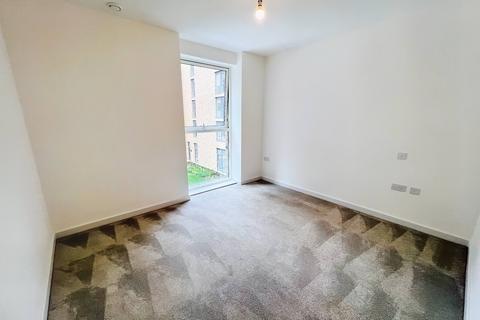 2 bedroom flat to rent, Smithy Lane, Hounslow TW3