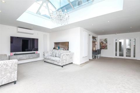 4 bedroom detached house for sale, Wansfell Gardens, Thorpe Bay, SS1