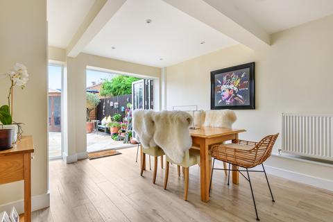 45 Ashburnham Road, Richmond, TW10 7NJ