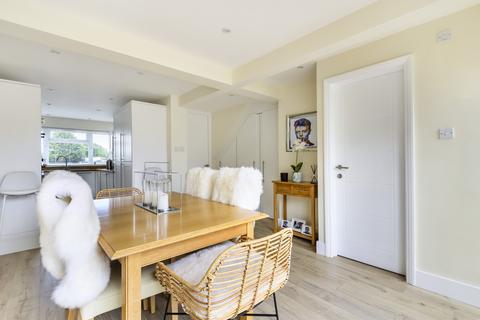 45 Ashburnham Road, Richmond, TW10 7NJ