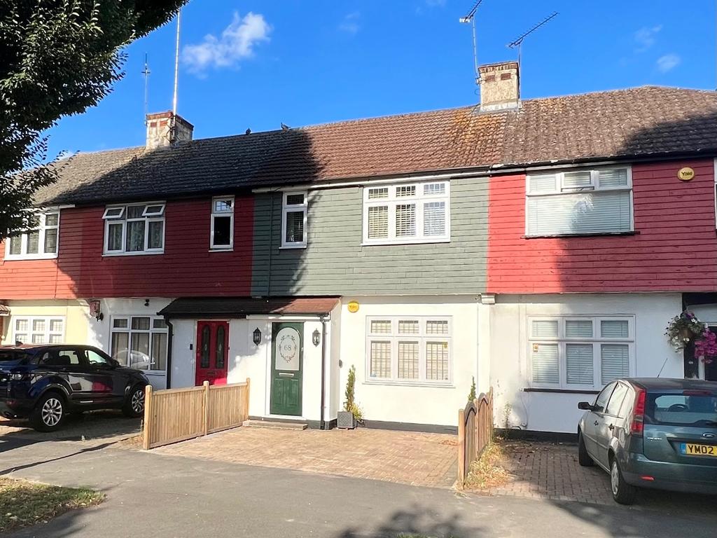 avenue-road-harold-wood-romford-3-bed-terraced-house-for-sale-450-000