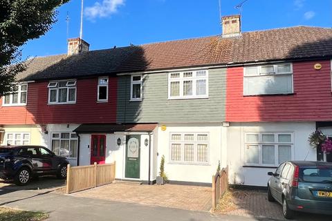 68 Avenue Road, Harold Wood, Romford, RM3 0TB
