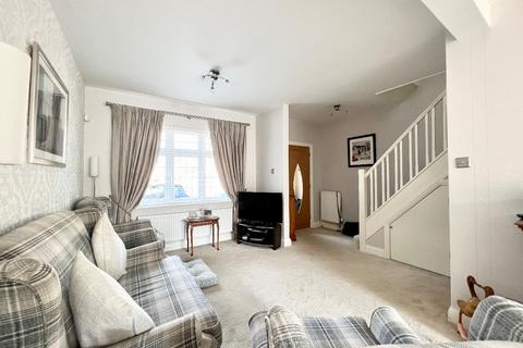 68 Avenue Road, Harold Wood, Romford, RM3 0TB