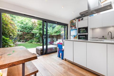 4 Gamlen Road, London, SW15 1AB