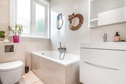 4 Gamlen Road, London, SW15 1AB