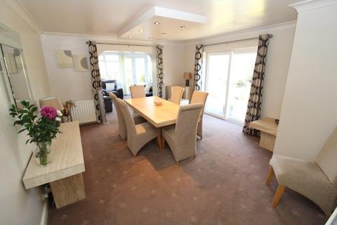 5 bedroom detached house for sale - The Close, Clayton West, Huddersfield