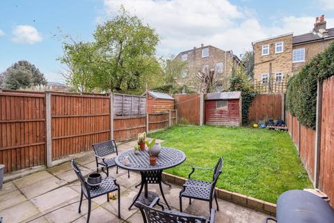 4 bedroom house to rent - China Mews, Brixton Hill, London, SW2